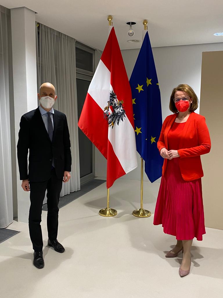 NÖAAB Landesobfrau Christiane Teschl-Hofmeister im Austausch mit Arbeitsminister Martin Kocher